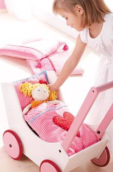 HABA Puppenwagen Herzen Ansicht 2 HABA Puppenwagen Herzen Ansicht 2