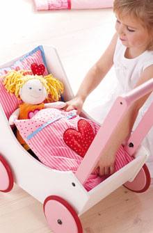 HABA Puppenwagen Herzen Ansicht 2 HABA Puppenwagen Herzen Ansicht 2